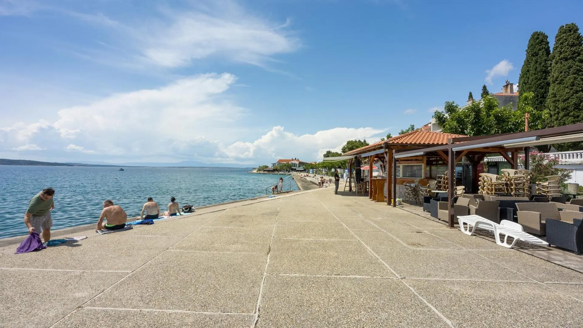 Apartments With A Parking Space Selce, Crikvenica - 15244